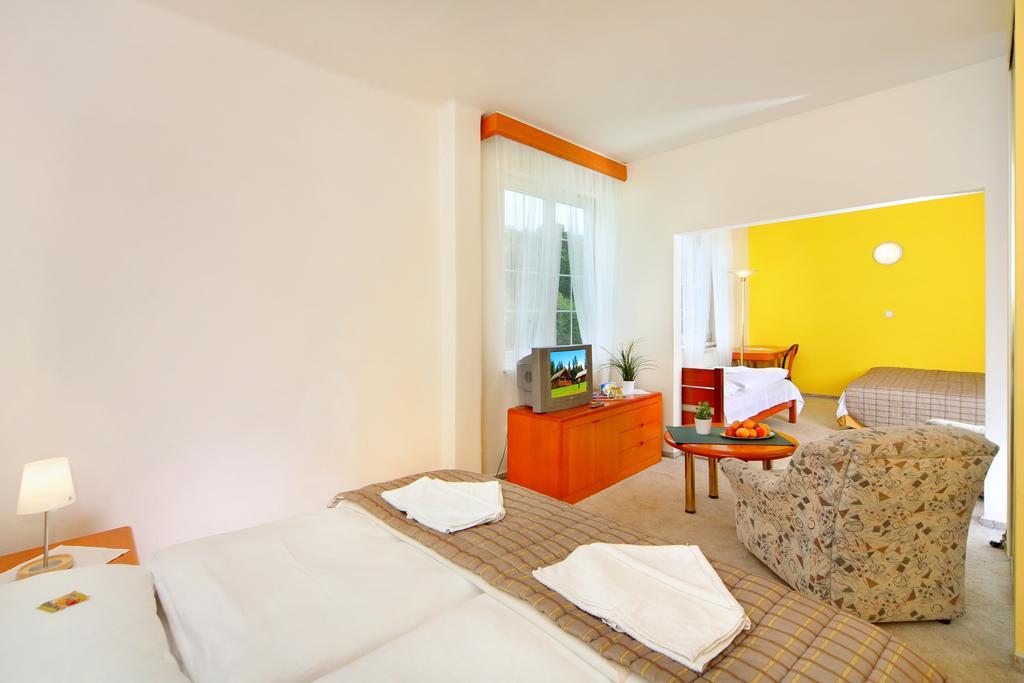 Palace Club Spindleruv Mlyn Room photo