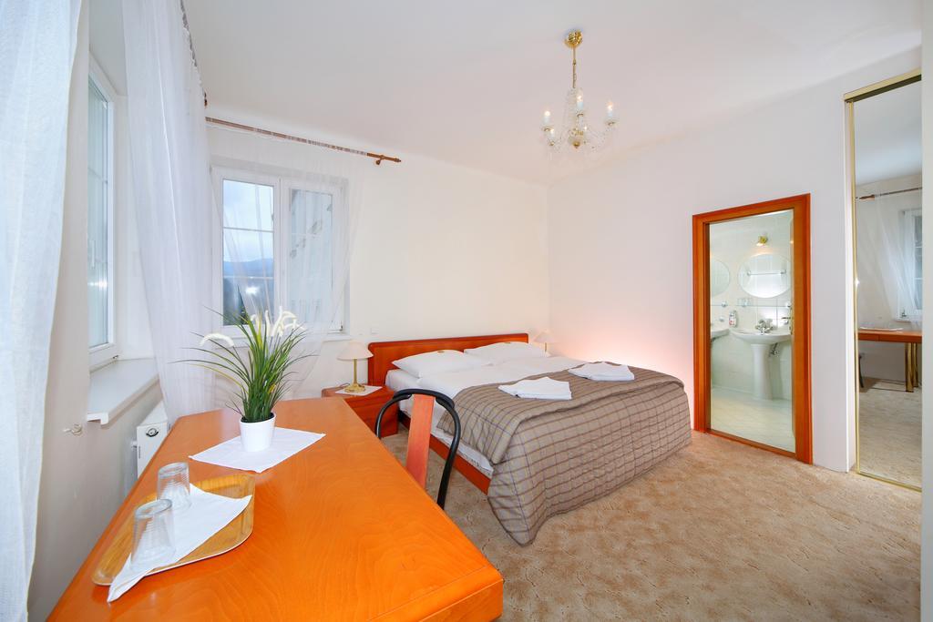 Palace Club Spindleruv Mlyn Room photo