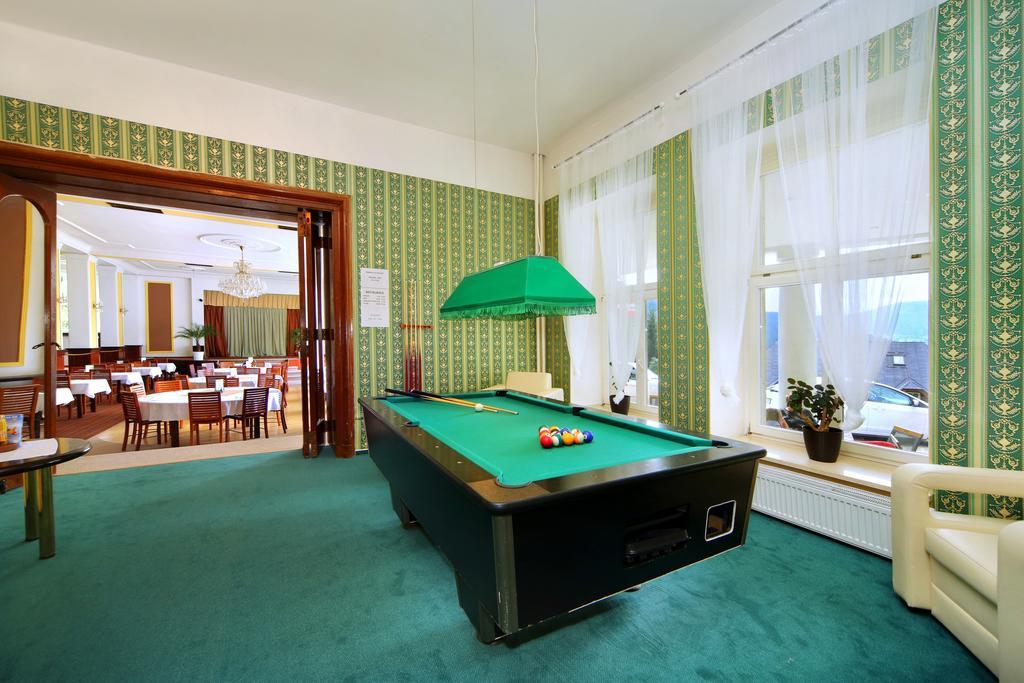Palace Club Spindleruv Mlyn Exterior photo